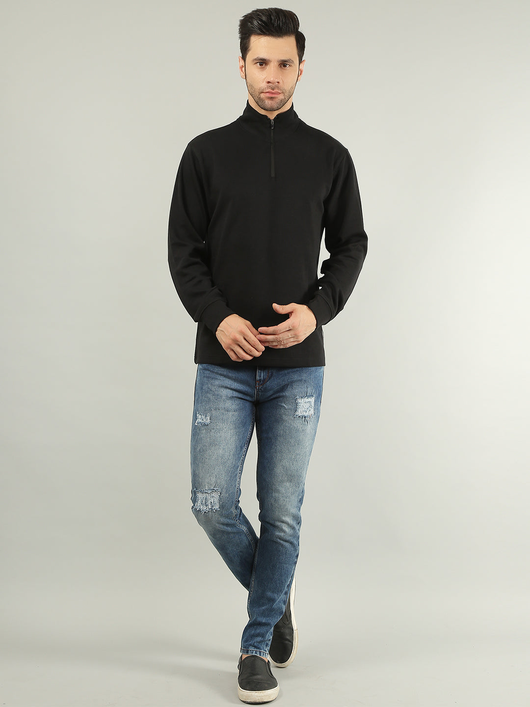 Black Solid Regular Fit Half Zipper Sweatshirt