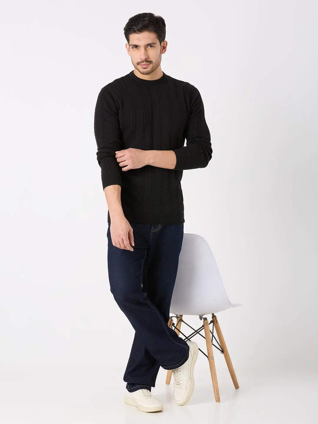 Black Solid Regular Fit Pullovers TIM PARIS