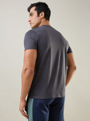 Black Oyester Solid T-Shirt